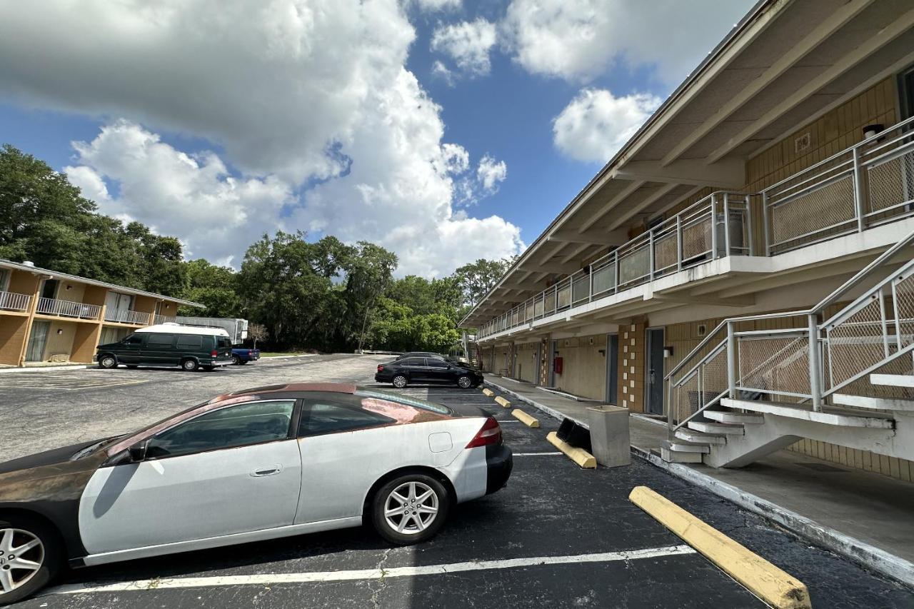 Kampus Inn Gainesville - University Area Hotel Екстер'єр фото